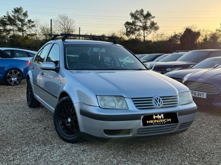 VOLKSWAGEN BORA 1.6 S 4dr